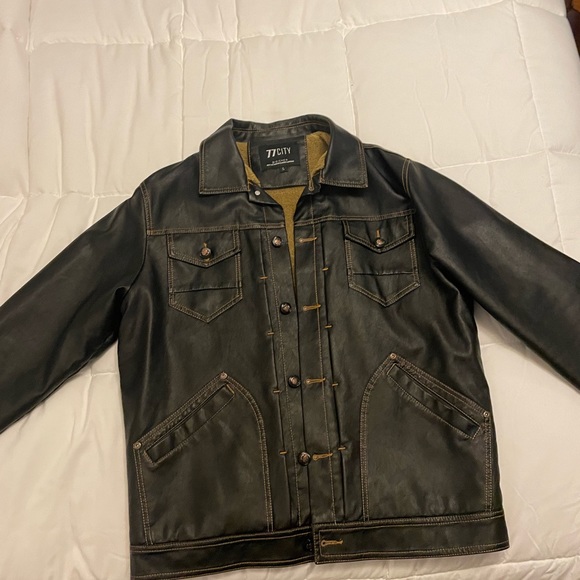 77 City - Picture 4 of 11